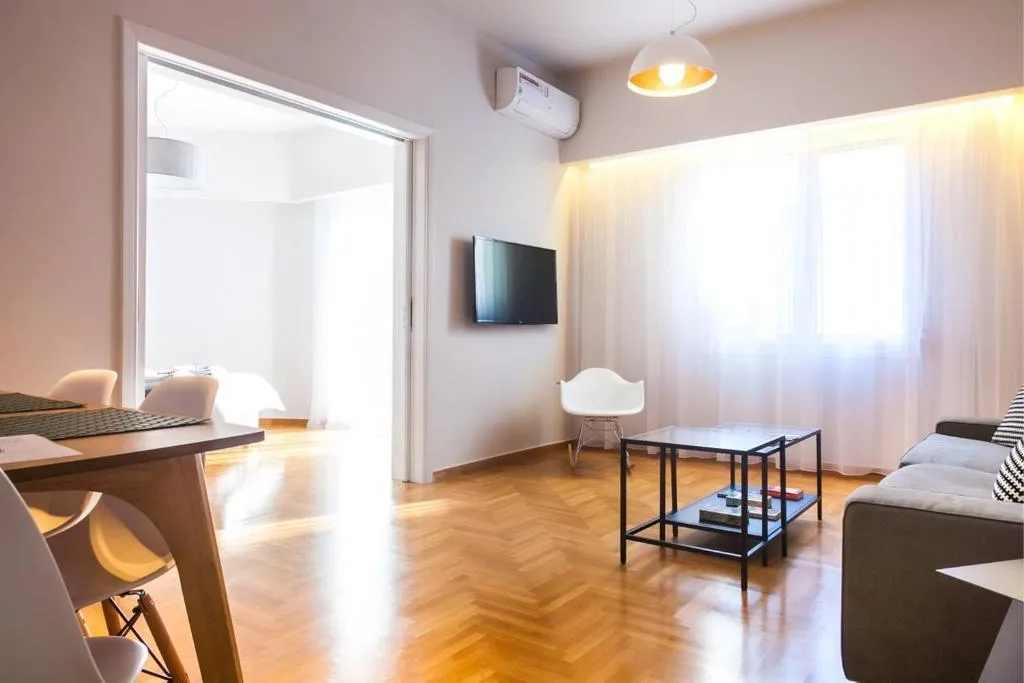 TONI'S 3BD apartment next to Archeological Museum, Atena, Grecia