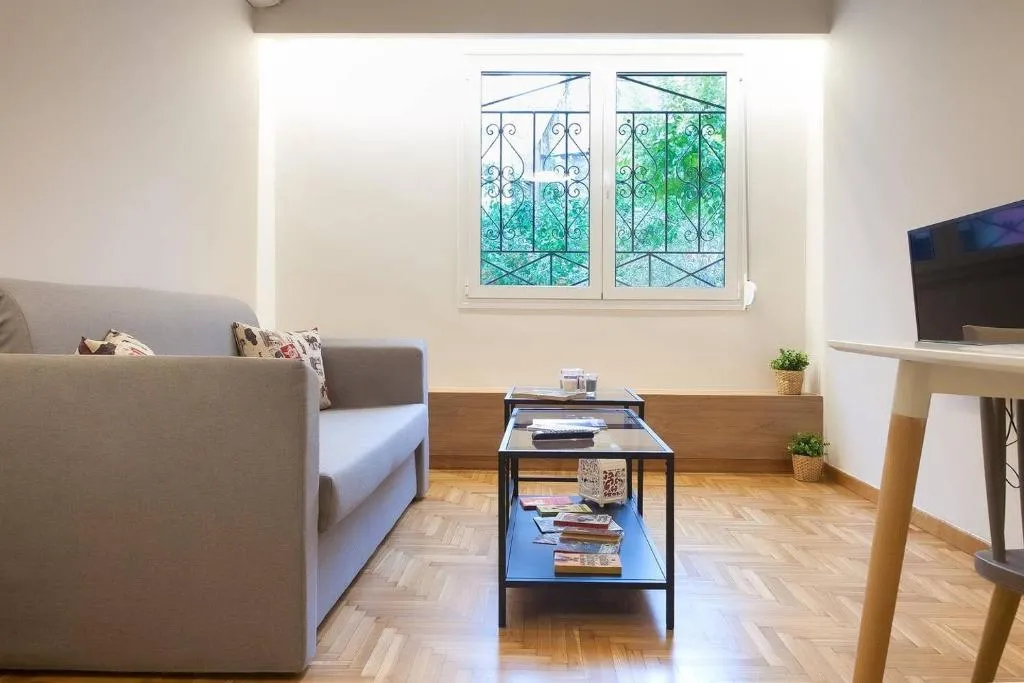 TONI'S 1BD home close to Metro and in City Centre, Atena, Grecia
