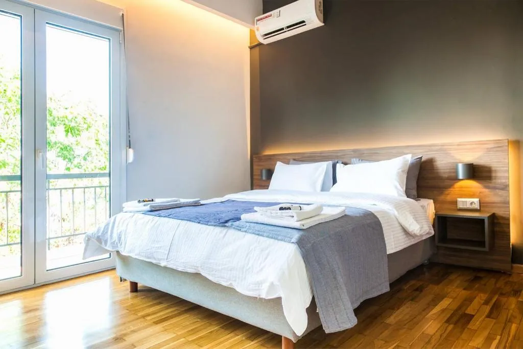 TONI'S Comfy 3BD home with patio, close to Metro, Atena, Grecia