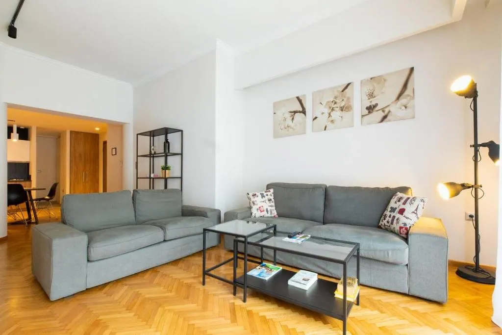 TONI'S Spacious 3BD Home for families in Centre, Atena, Grecia