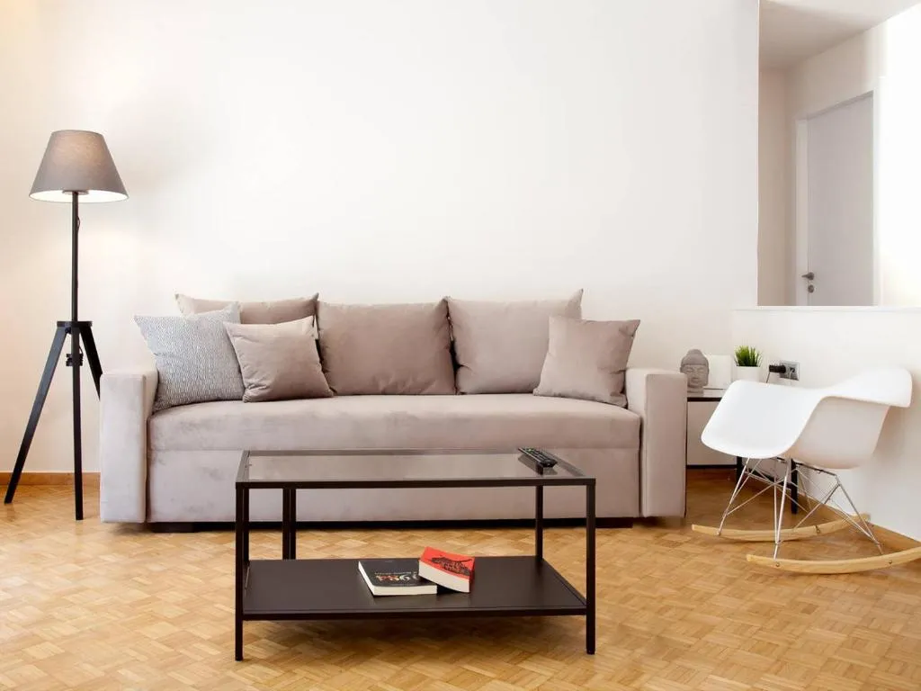 TONI'S Lovely Apartment in Sunny Pangrati, Atena, Grecia