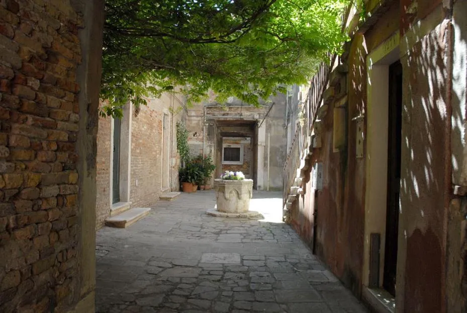 Dorsoduro - Corte della Comare, Venice, Italy