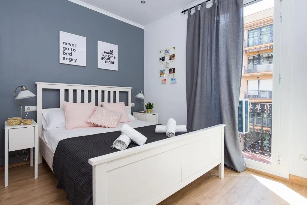 Lovely and Convenient Sagrada Familia Apartment, Barcelona, Spania