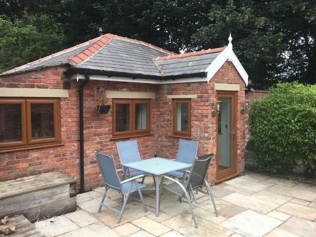 The Old Vicarage Lodge, Manchester, Marea Britanie