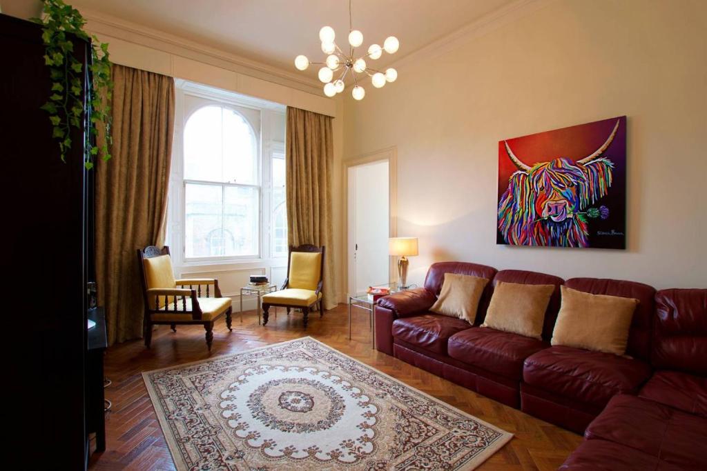ALTIDO Castle Terrace 3 bedroom Apartment - Old Town