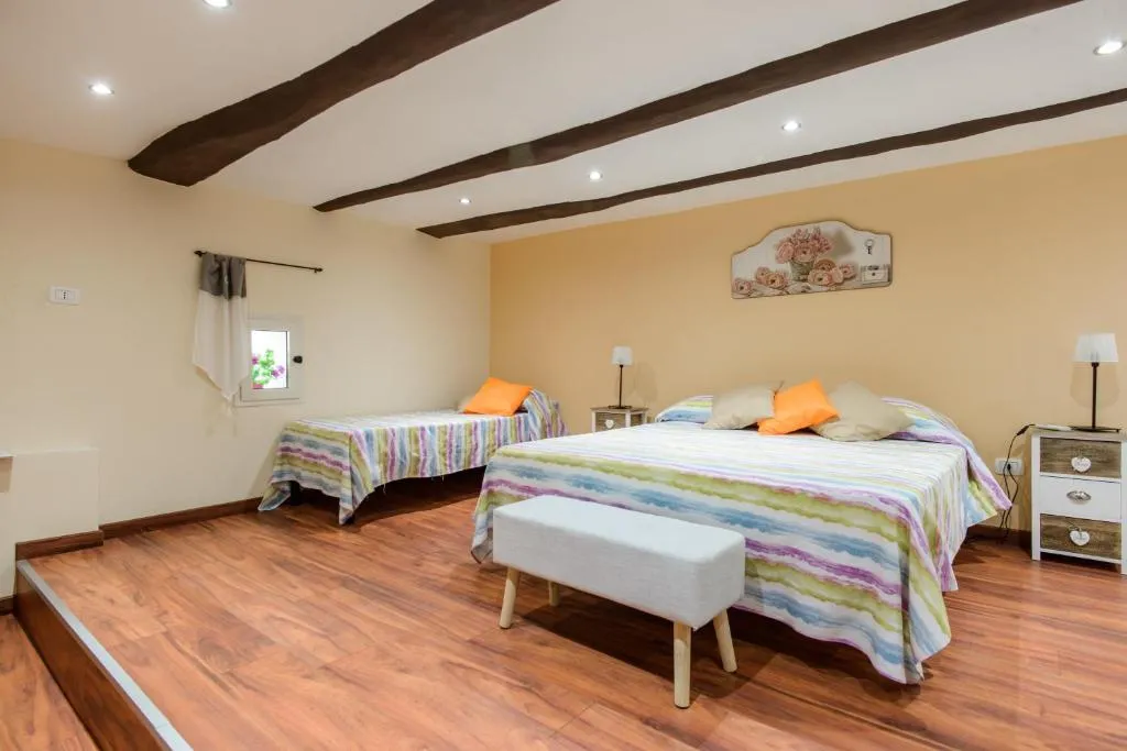 Annie's Home, Napoli, Italia