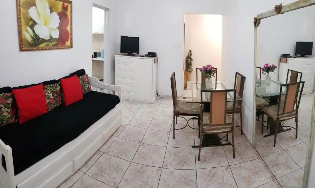 Lindo e Barato, Av Copacabana 479/301, Rio de Janeiro, Brazilia