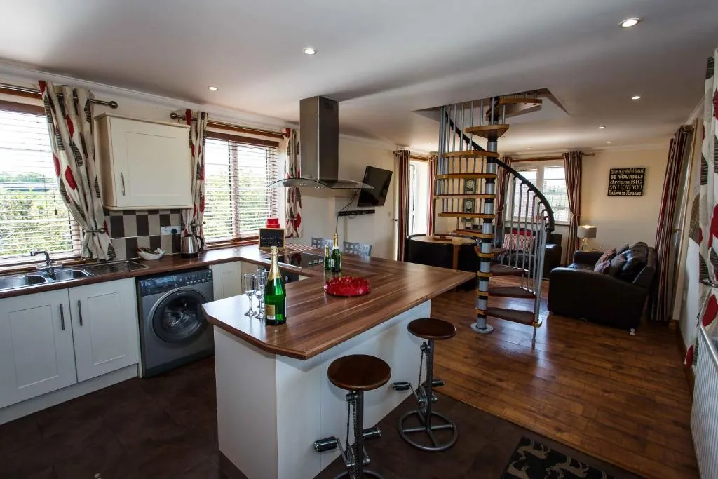 Lincoln Lodge with Private Hot Tub, Lincoln, United Kingdom
