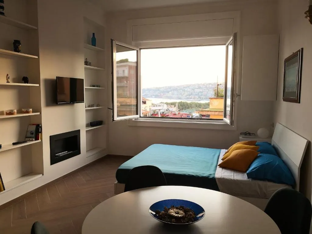 Casa Wenner 1, Napoli, Italia