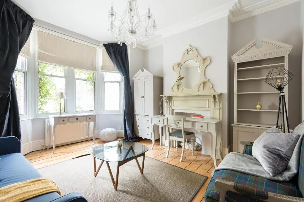 The Walton Gardens - Peaceful 2BDR with Garden, College Corner, United Kingdom