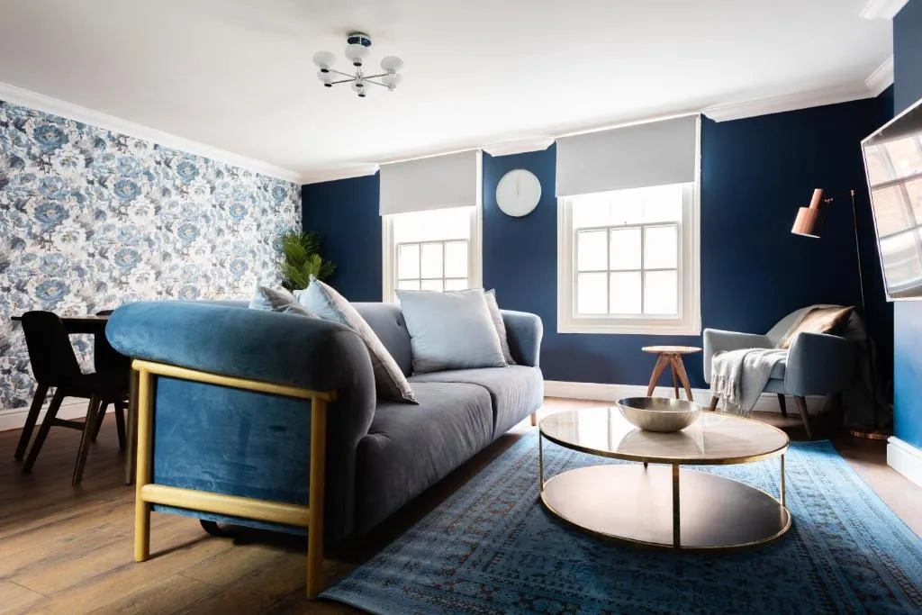 The Old Station House - Stylish & Central 2BDR Apartment, College Corner, United Kingdom