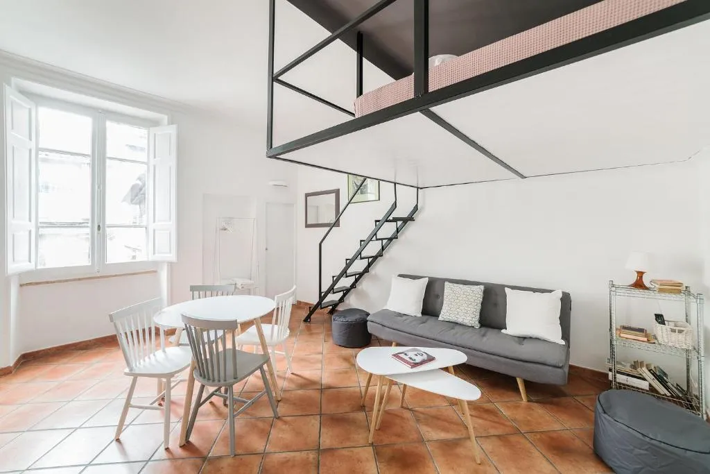 Sleep in the Clouds near Piazza Navona, Roma, Italia