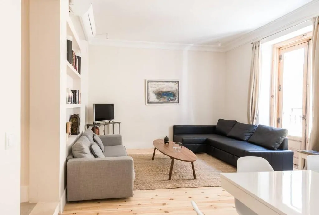 Impressive Apartment in Madrid Center by Batuecas, Madrid, Spania