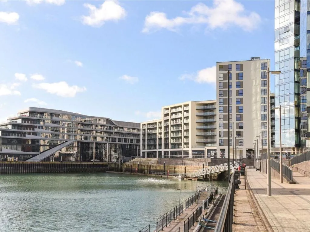 Work, Rest and Stay at Ocean Village, Southampton, Marea Britanie