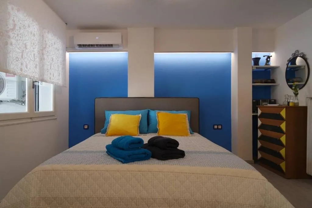 ATHENS *BLUE GRAND SUITE *DI GIORGIO CENTRAL APARTMENT, Athens, Greece