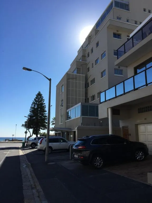 1A Worcester Road Seapoint, Cape Town, South Africa