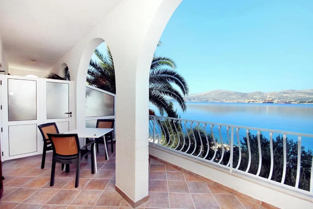 Apartment Okrug Gornji 9693a, Trogir, Croaţia