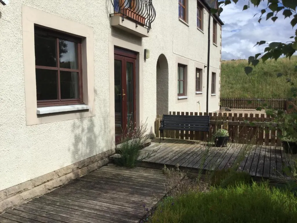 Two-Bedroom Apartment - Golf View Open for key-workers, Ardersier, United Kingdom