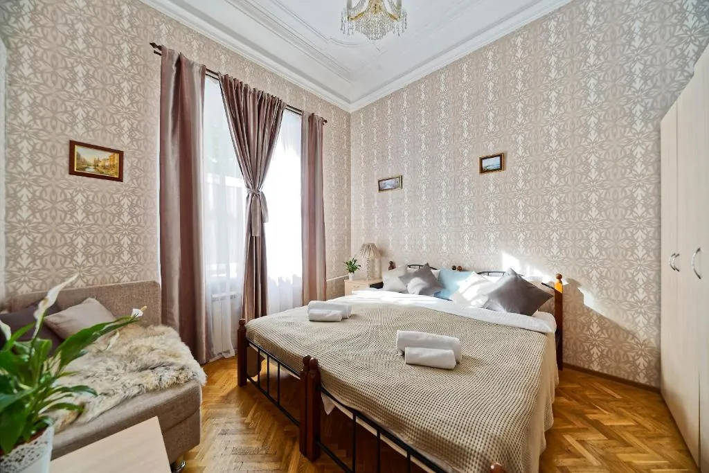 F.L.A.T, Sankt Petersburg, Rusia