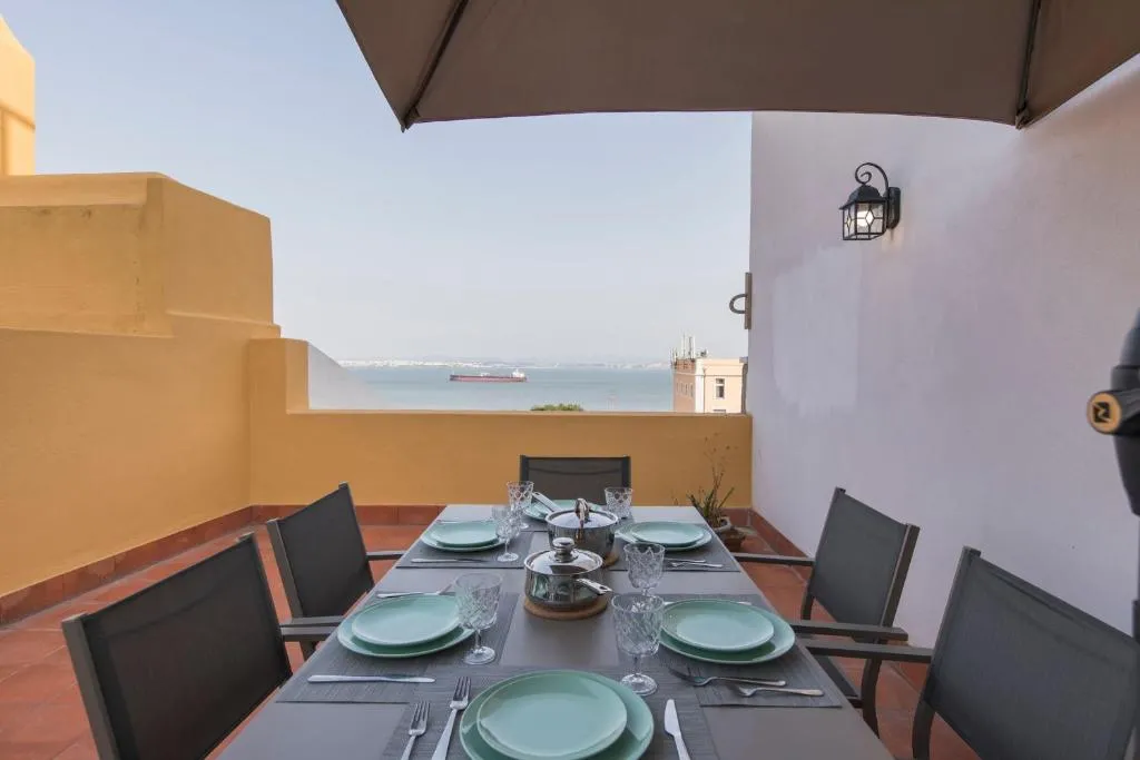 Alfama Terrace w/ Tagus River Views, Amadora, Portugal