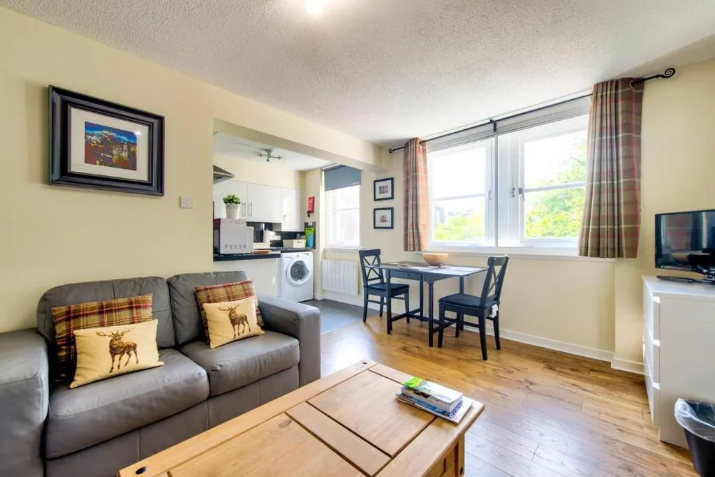 Stunning Studio Apartment Castle View, Edinburgh, United Kingdom