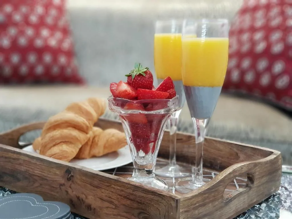 Prosecco Palace, Avon Valley, United Kingdom
