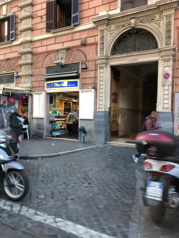 Ottaviano Lodge, Roma, Italia