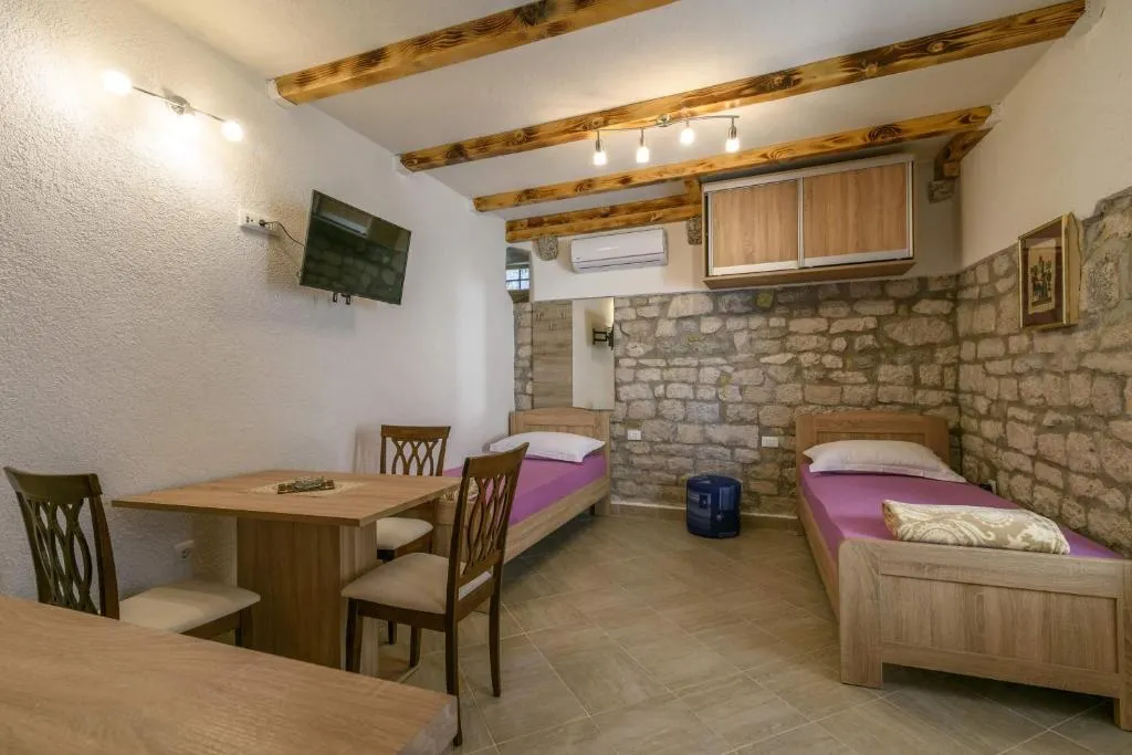 Lorena, Centola, Croatia