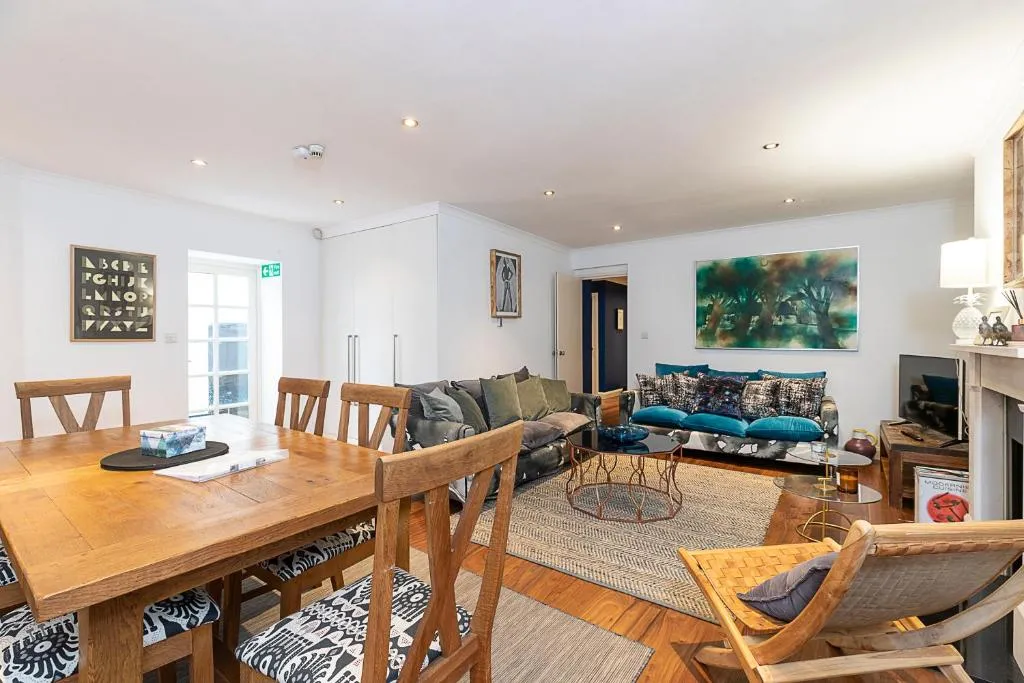 Modern Londoner - 2BR flat near Gloucester Road, Londra, Marea Britanie