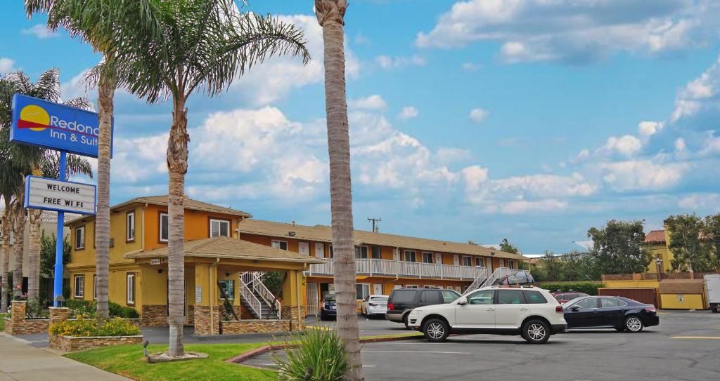 The Redondo Inn and Suites.