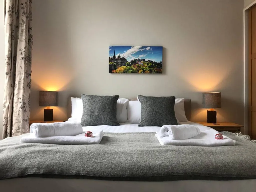 Cosy West End Apartment (sleeps 3), Edinburgh, United Kingdom