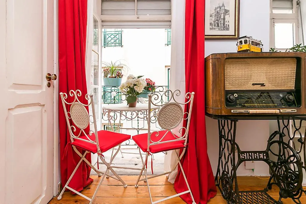 Romantic Apartment El Corte Inglês, Amadora, Portugal