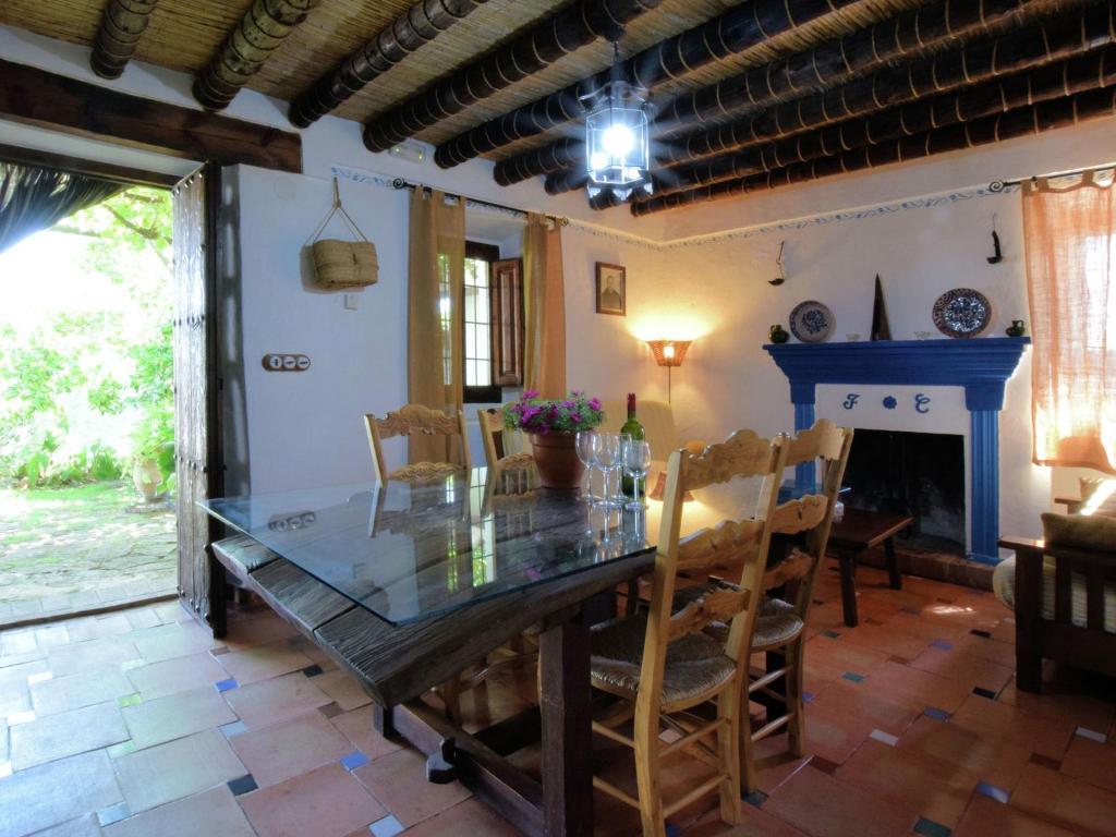 Lavish Cottage in Fuentes de Cesna with Pool 4