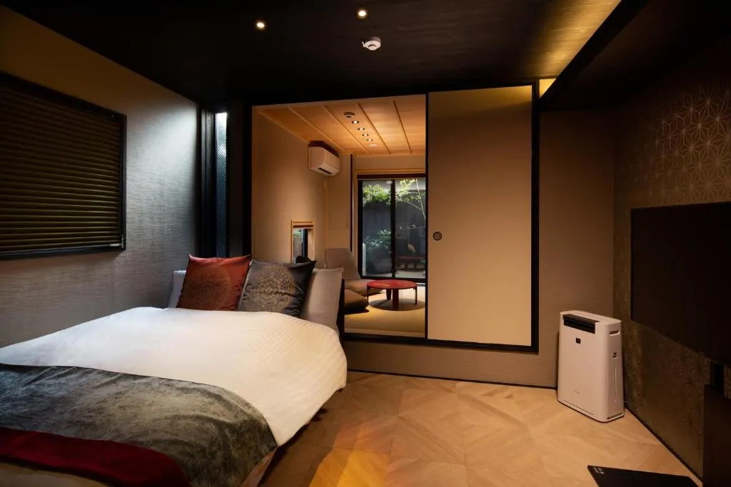 Tsumugi Shichijo Nushiyacho, Kyoto, Japan