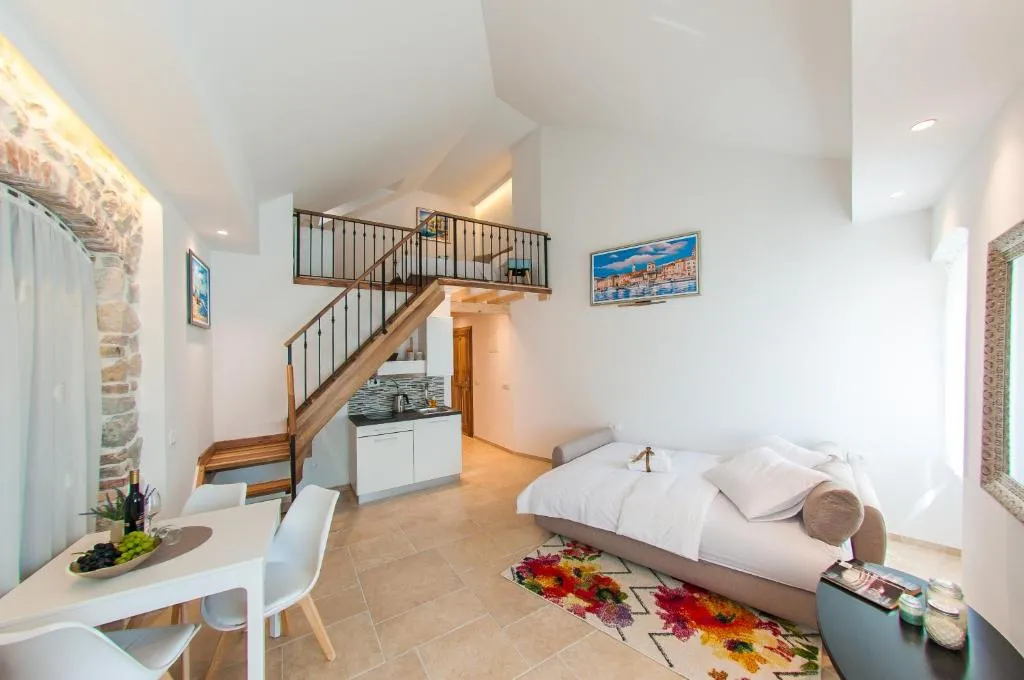 Bazzar Apartments, Trogir, Croaţia