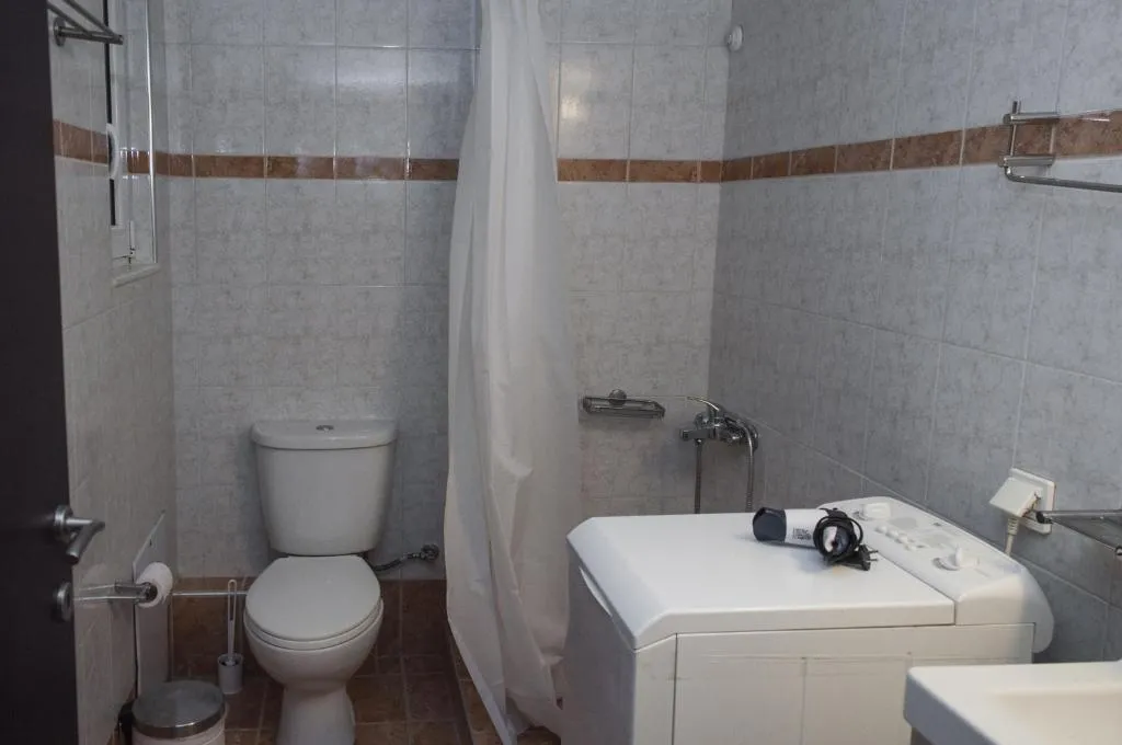 Modern apartment, EXCELLENT and VIBRANT location!!, Athens, Greece