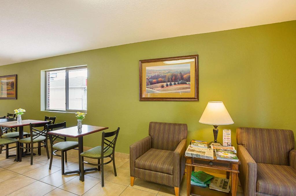 Rodeway Inn & Suites Kearney