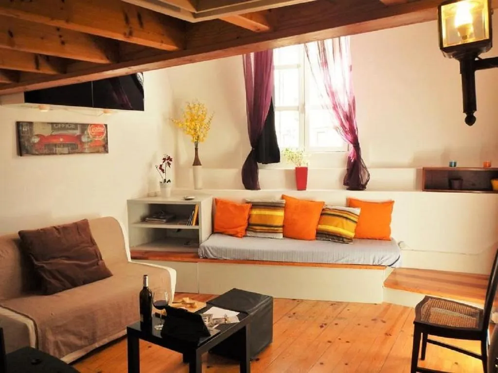 Central Lisbon Charming Loft, Amadora, Portugal