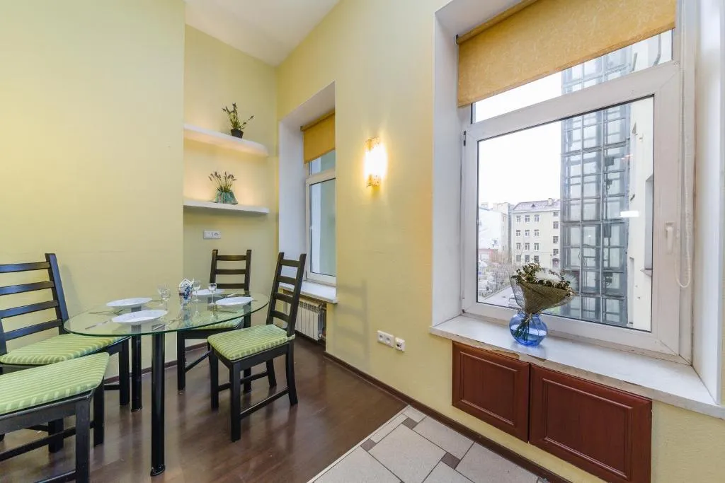 Apartment on Nevsky 75, Sankt Petersburg, Rusia