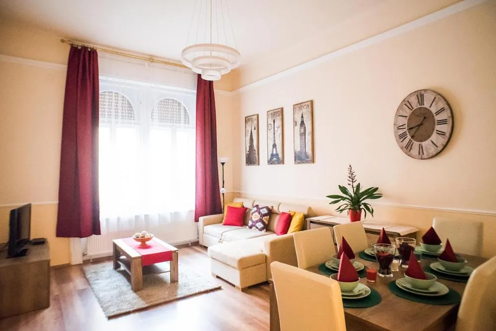 At the Grand Market with 2 bedroom, Budapesta, Ungaria