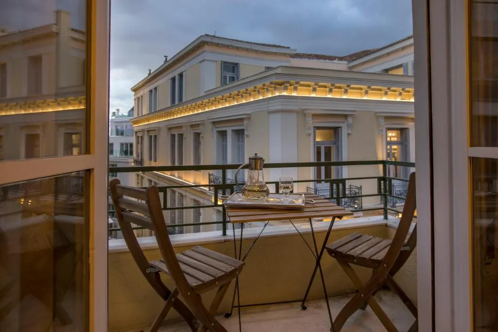 Downtown, classic apartment in Syntagma by GHH, Atena, Grecia