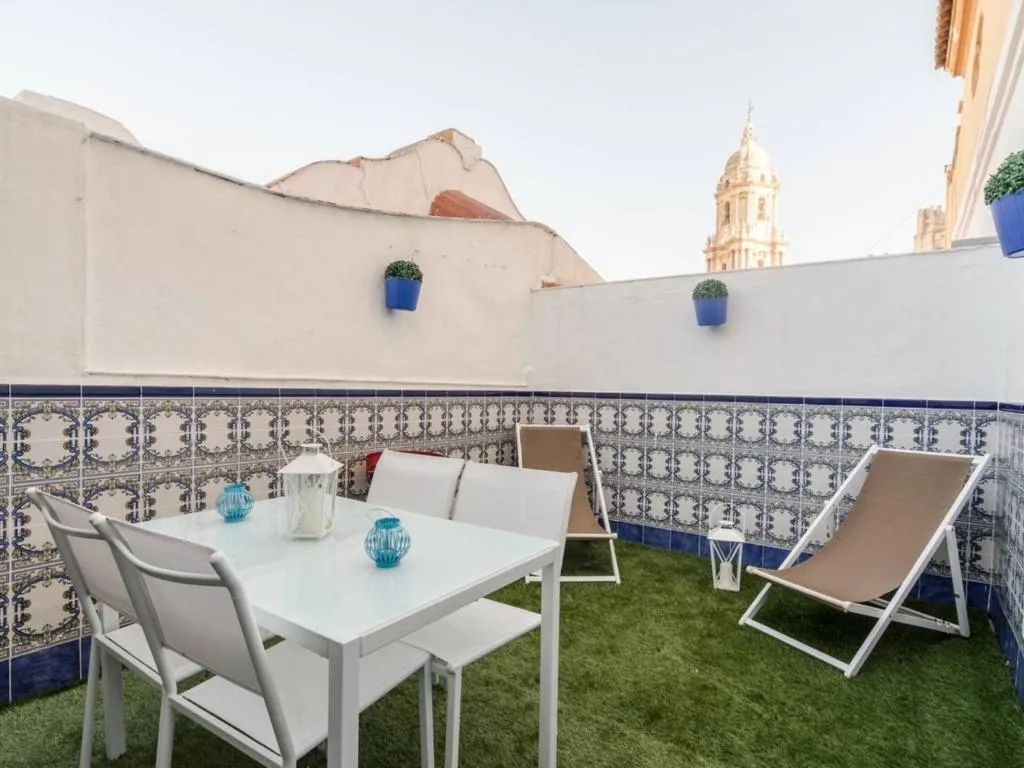 Larios penthouse with terrace and 2 bedrooms, Málaga, Spania