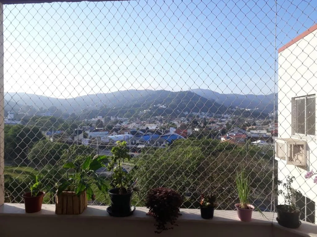 Apartamento amplo, arejado e com ótima localização, Florianópolis, Brazilia