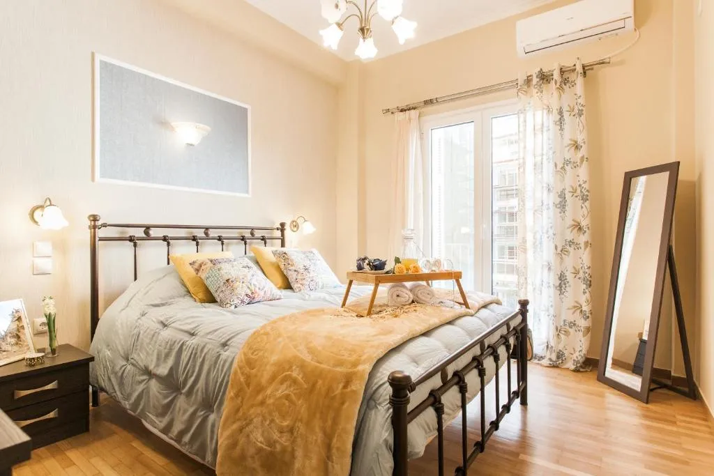 Modern Antique Private rooms near to Acropolis Museum and metro station, Atena, Grecia