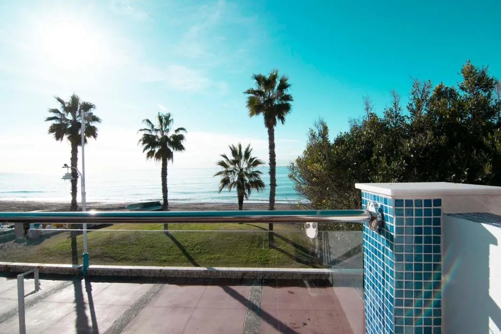 Letmalaga Cremades Beach, Málaga, Spania