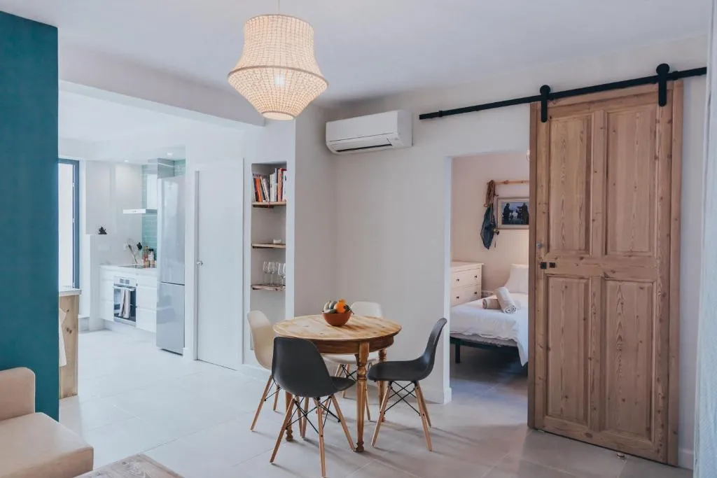 NEW LUXURY Malaga Beach House, 2 city bikes, 2 children's bikes, WiFi, BIG terrace, BBQ, Family, Childfriendly, Malaga, Spain