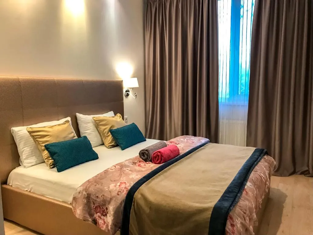Lux Apartment in Kiev 2 rooms metro Vasilkovskaya, Kiev, Ukraine