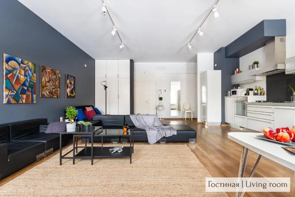 Riverside Apartment 140m2, Kudrovo, Russia