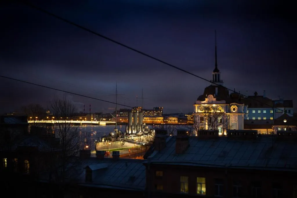 Apartment with cruiser Aurora view, Kudrovo, Russia