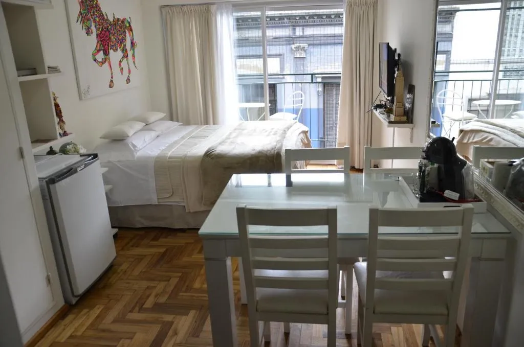 Departamento en Carlos Calvo, Buenos Aires, Argentina